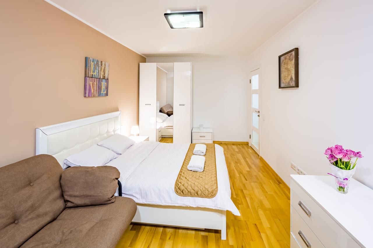 Bv Apartments Svobodu Avenue Lviv Eksteriør billede